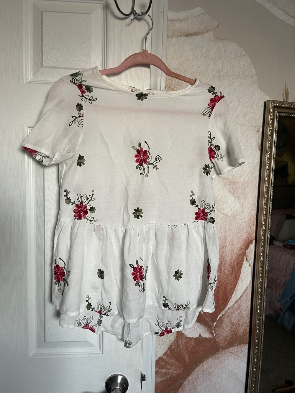 Women's White Floral Embroidered Short Sleeve Peplum Top
